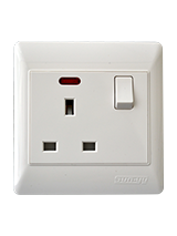 فيش 13 أمبير بمفتاح ولمبة 3*3 أبيض-صن يو6 أبيض