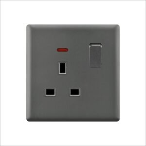 فيش 13 أمبير بمفتاح ولمبة 3*3 أبيض - اس في ال أبيض