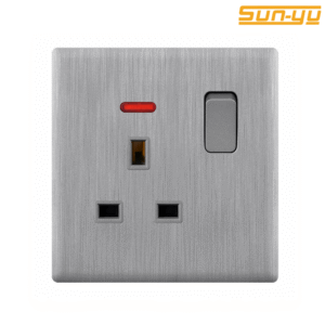 فيش 13 أمبير بمفتاح ولمبة 3*3 برشد - اس في ال أبيض/لؤلؤي